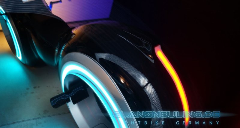 Lightbike Germany - real Light Cycle Showbike (11)