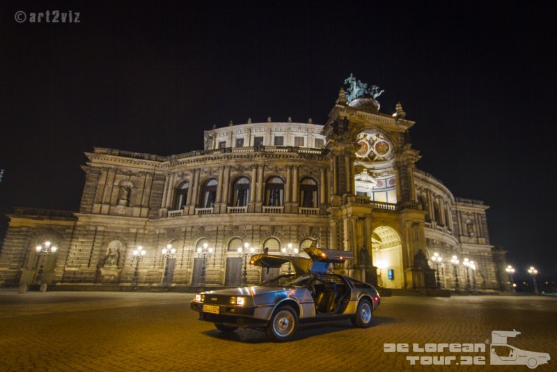 Originaler Delorean DMC 12 mit diversen Filmutensilien (5)