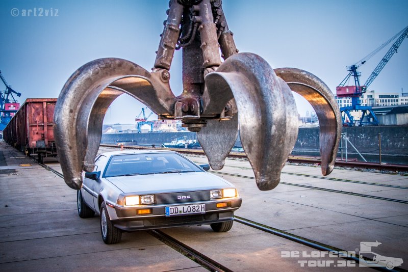 Originaler Delorean DMC 12 mit diversen Filmutensilien (3)