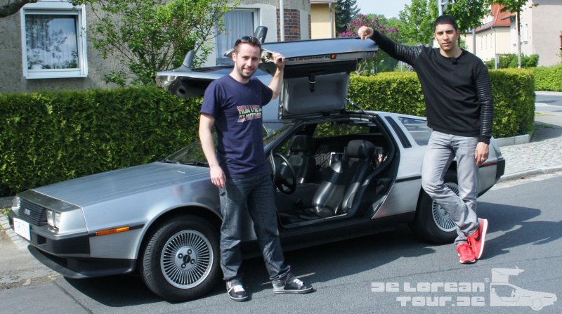 Originaler Delorean DMC 12 mit diversen Filmutensilien (1)