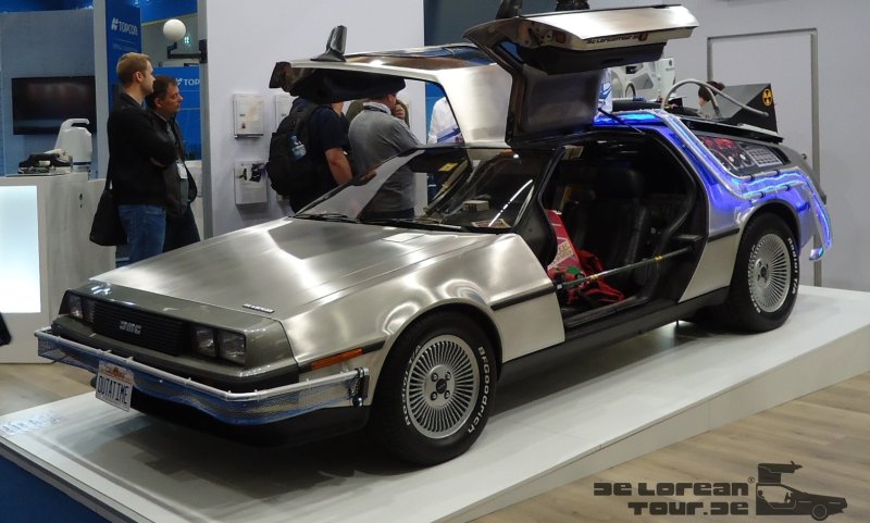 Delorean mit Zeitmaschinen- Heckaufbau & Innenumbauten (7)