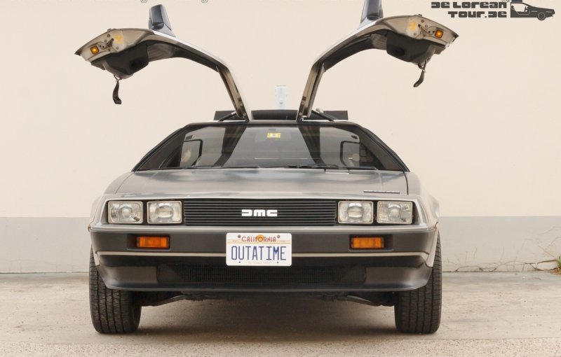 Delorean mit Zeitmaschinen- Heckaufbau & Innenumbauten (20)