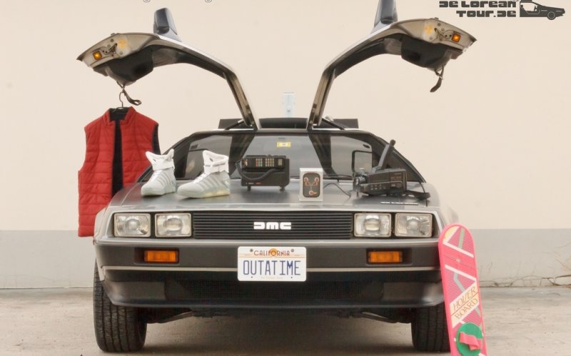 Delorean mit Zeitmaschinen- Heckaufbau & Innenumbauten (14)