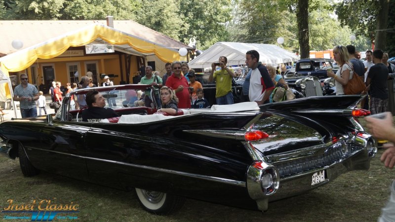 Cadillac Series 62 Convertible (1959) für Events, Shows, Ausfahrten und Hochzeiten mieten (1)
