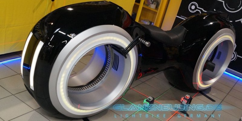 Gaming LOOK , futurebike lightcycle mieten mit biker im VR LED 