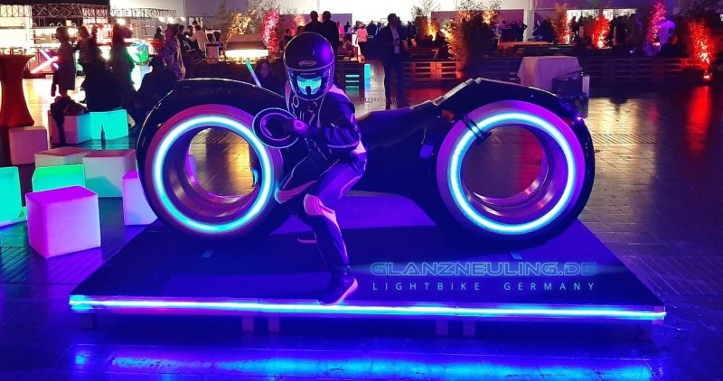 Videobike Lightcycle mieten für PArty als Eyecatcher