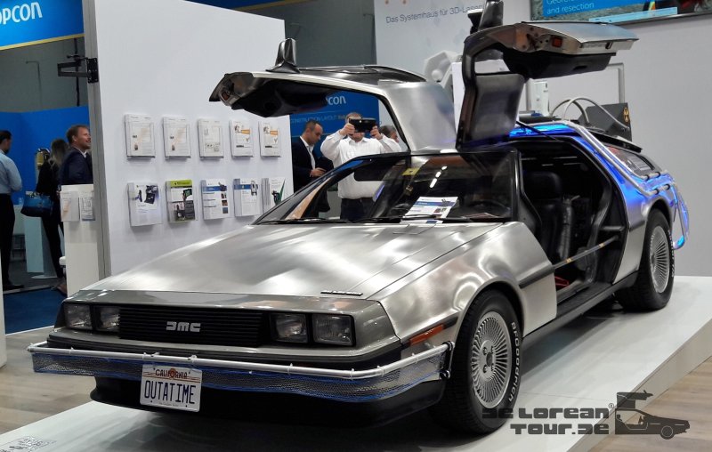 Delorean mit Zeitmaschinen- Heckaufbau & Innenumbauten (4)
