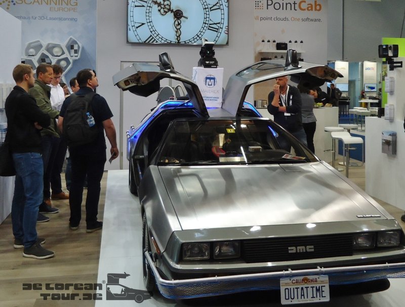 Delorean mit Zeitmaschinen- Heckaufbau & Innenumbauten (24)