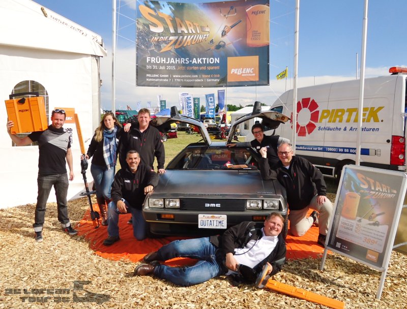 Originaler Delorean DMC 12 mit diversen Filmutensilien (10)