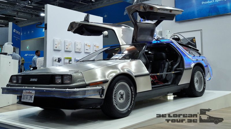 Delorean mit Zeitmaschinen- Heckaufbau & Innenumbauten (22)